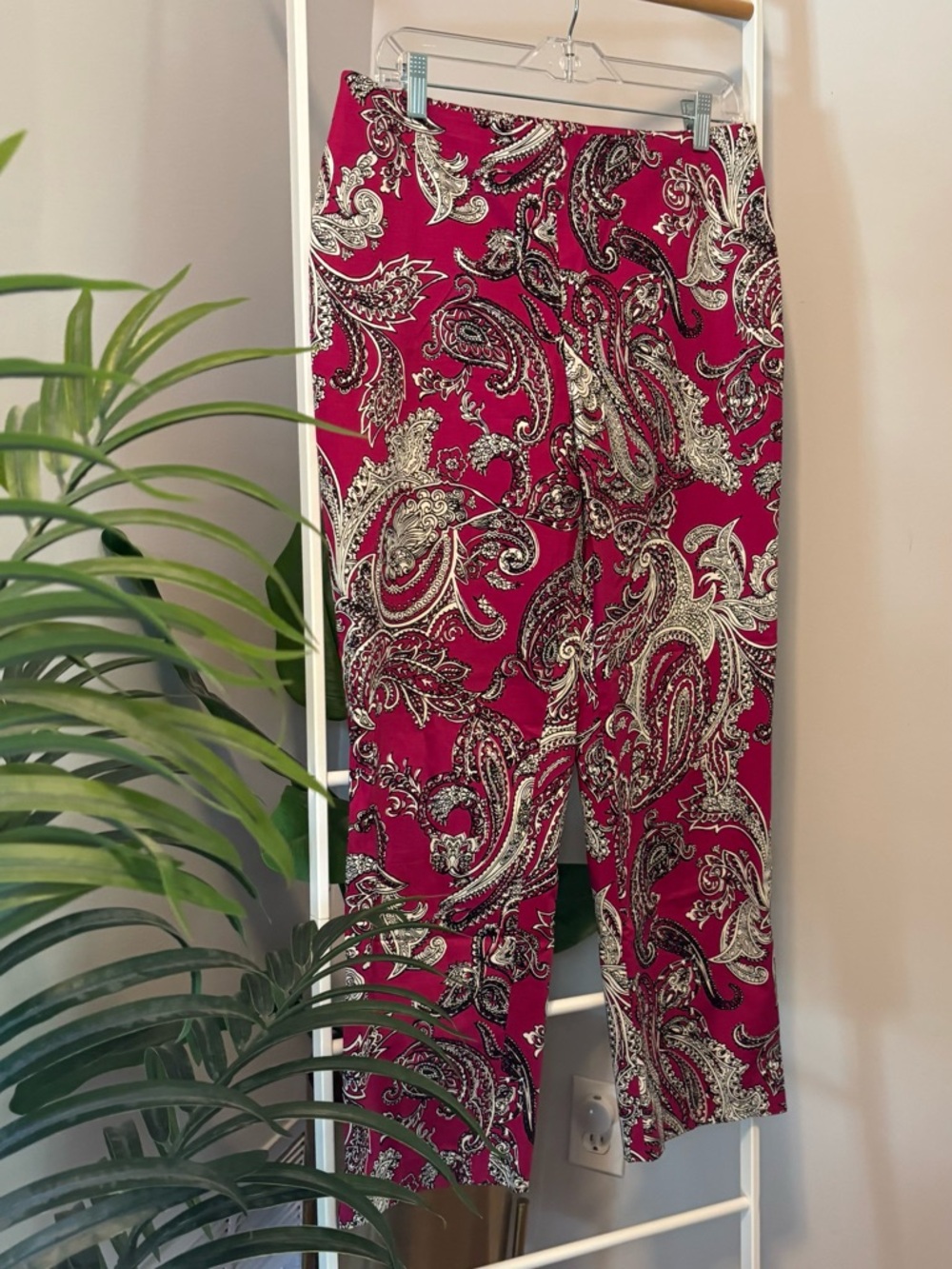 Talbots Fuchsia Paisley Cropped Pants